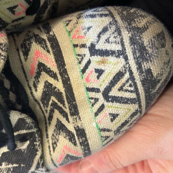 Shi by Journeys Neon Tribal Print Beige Canvas Lace Up Y2K Wedge Booties Sz 8 - Picture 10 of 10